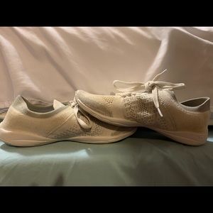 Cheer shoes